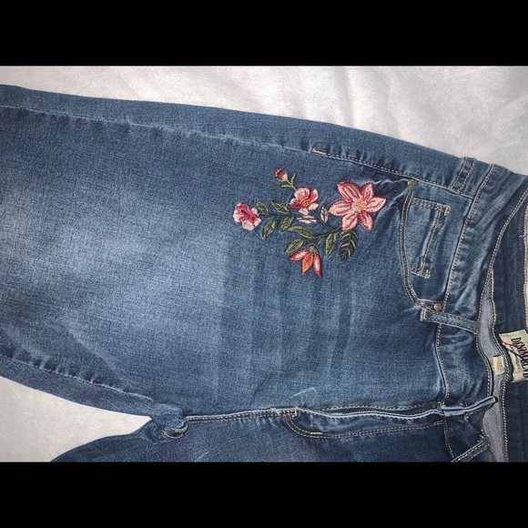 FOREVER 21 JEANS - Picture 4 of 5